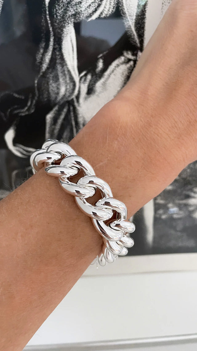 Stort armband med tjock silverkedja i Àkta silver.
