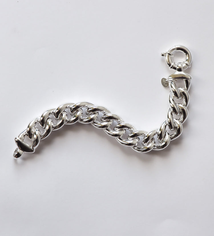 Brett kedjearmband med Pansarlänkar.