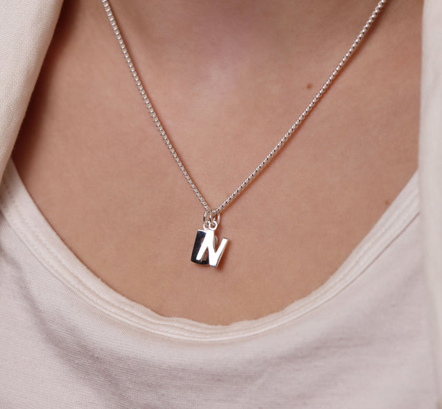 Letter Charm Necklace silver, AZ
