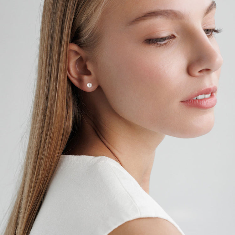 Pärlörhängen runda ear studs