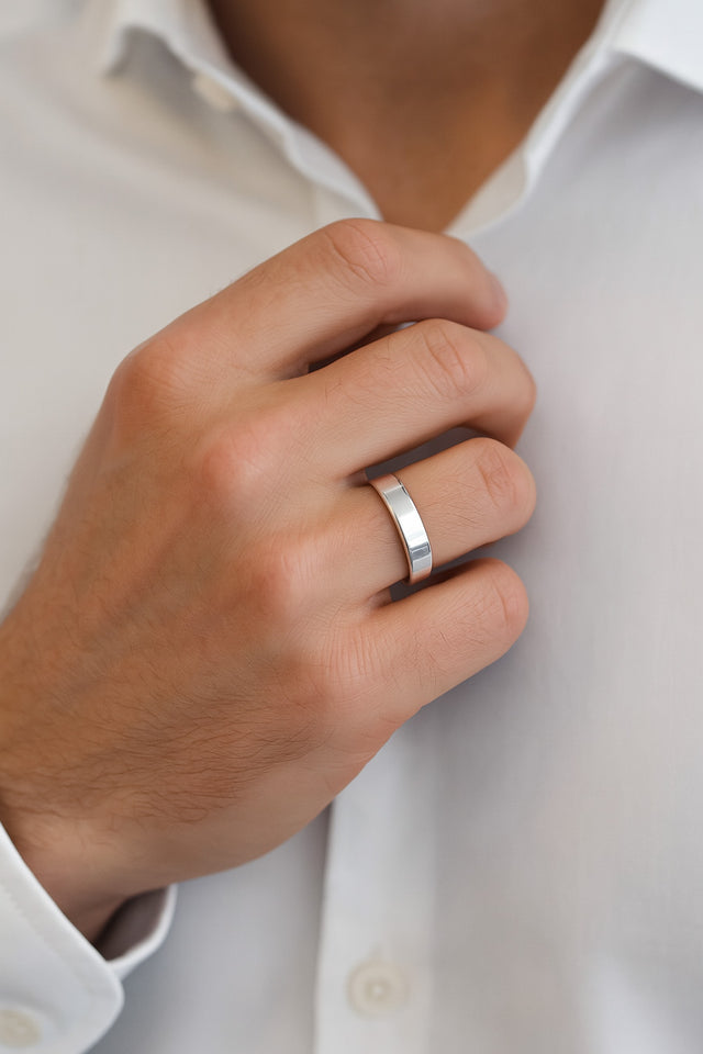Förlovningsring i silver till herr.