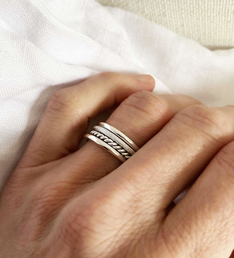 Mila Combo Dünner Silberring, mattiertes Silber