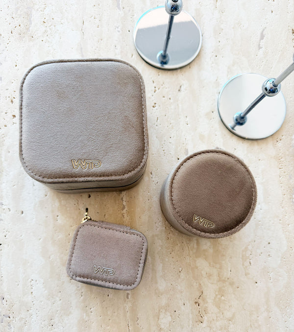 Resesmyckeskrin i sammet