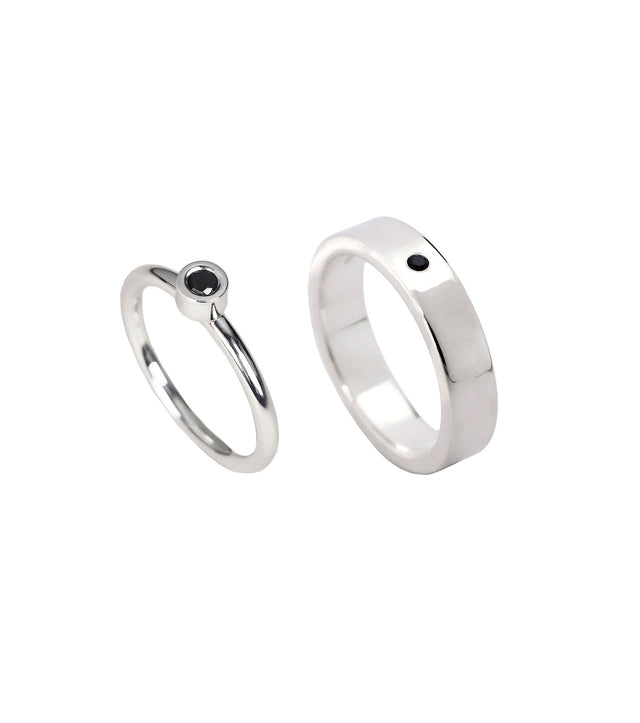 Ring par till förlovning. Silverringar med svarta diamanter till dam och herr.