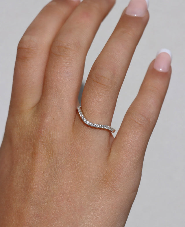 Line Alliance Ring 0.3 ct Diamonds, Wedding Band / Engagement Ring
