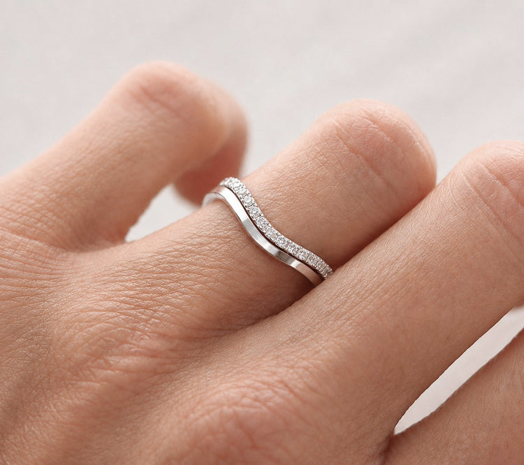 Line Alliance Ring 0.3 ct Diamonds, Wedding Band / Engagement Ring
