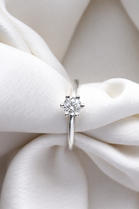 Förlovningsring i silver med diamant