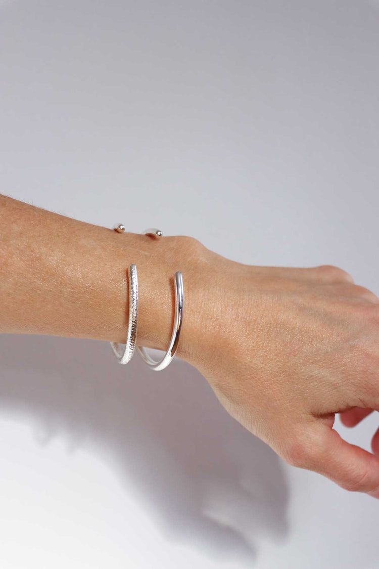 Plain Round Cuff armband, silver - Mila Silver