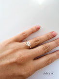 Förlovningsring med 1 ct diamant. Silverring med rund diamant. 