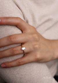 June Diamantring Oval Diamant, Vigsel / Förlovningsring | 18k. guld