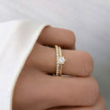 Ring set med vigselring och förlovningsring till dam. Guldringar med diamanter. 