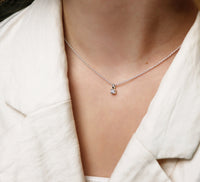 Diamanthalsband i silver med 0,10 ct diamant i box-fattning. 