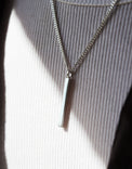 Halsband till killen med stav i kedja. 