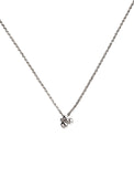 Silverhalsband med kedja och berlock. 