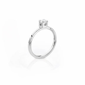 Diamantring i vitguld.