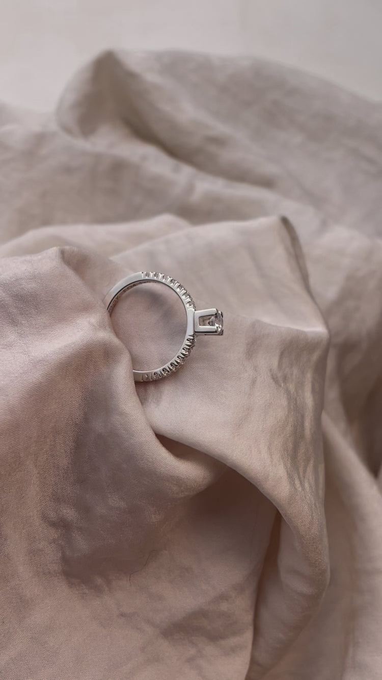 Monet-Ring mit Seitenstein | Ehering/Verlobungsring | Diamantring