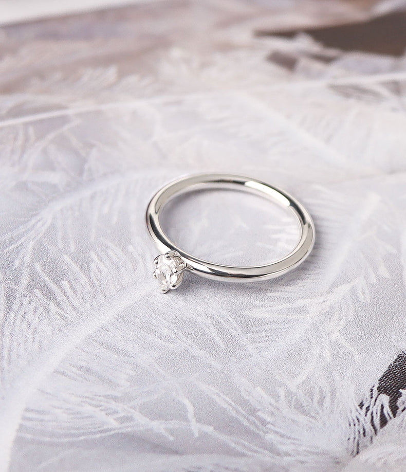 June Diamond ring, Oval diamond 0.25 ct.