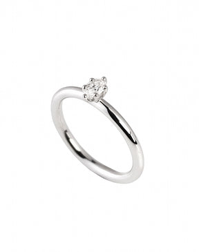 Diamantring med oval diamant 0,25 ct. 