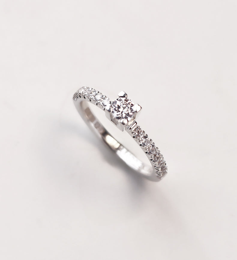 Monet-Ring mit Seitenstein | Ehering/Verlobungsring | Diamantring