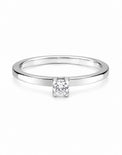 Förlovningsring i silver med 0,10 ct. diamant. Ring med raka kanter och boxformad fattning. 