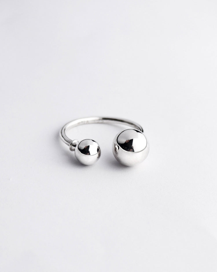 Noomi Planet Silver Ring