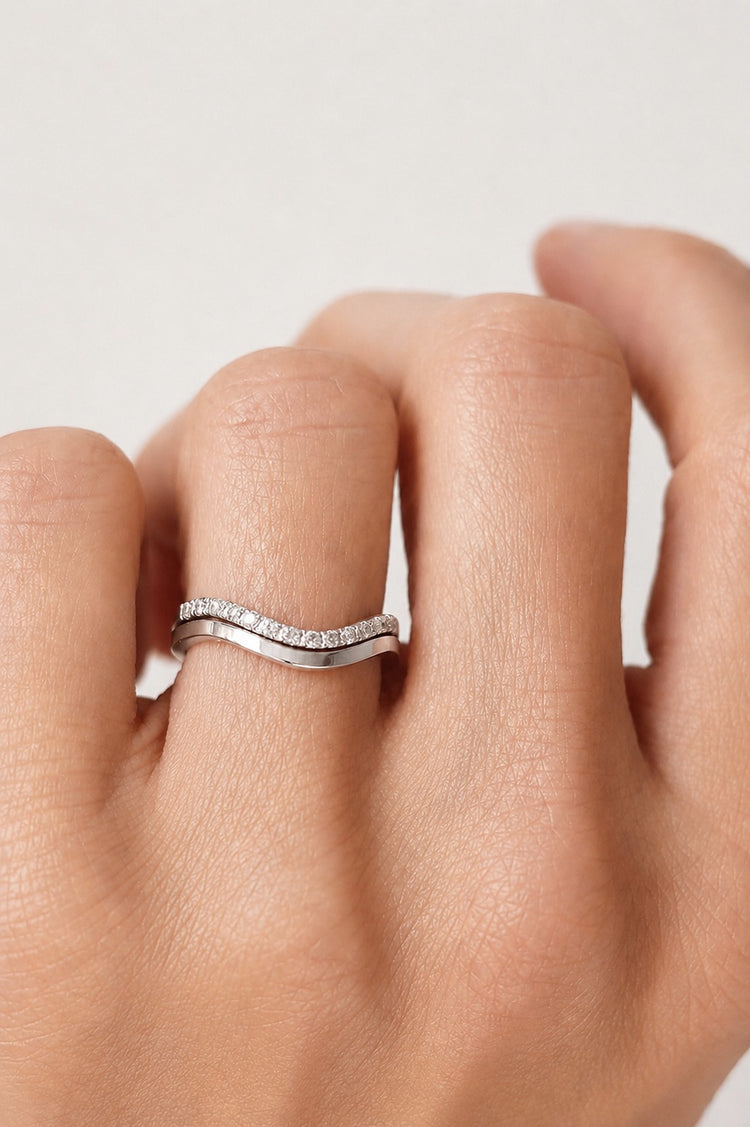 Line Alliance Ring 0.3 ct Diamonds, Wedding Band / Engagement Ring
