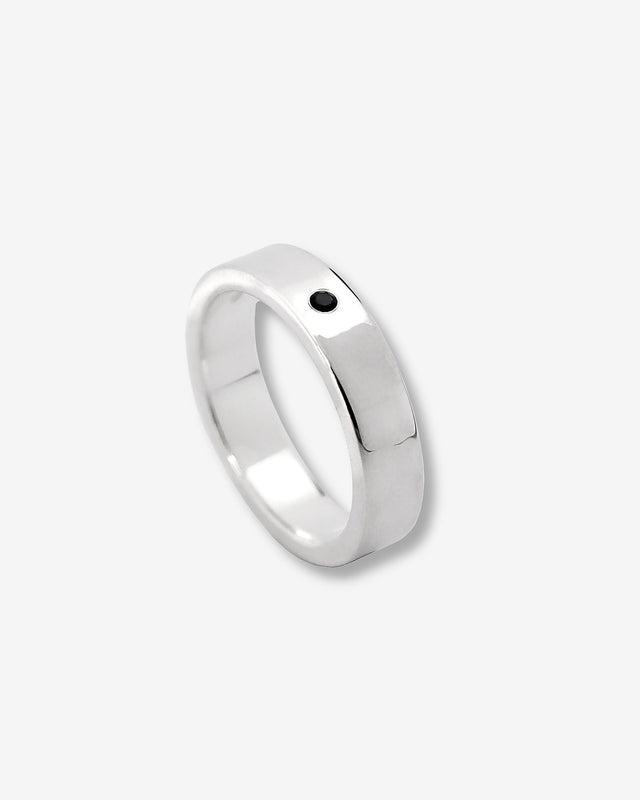 silverring till herr med svart diamant