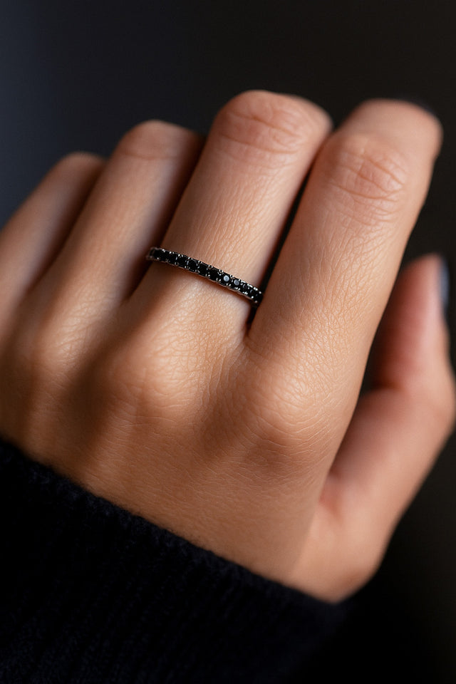 Elise Eternity Diamantring, svarta diamanter 0,27 ct.